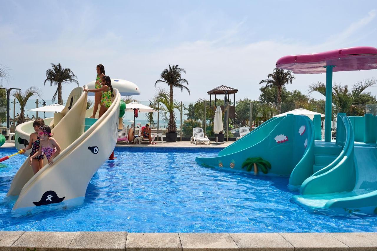 Sunrise Aparthotel Pool & Spa Mamaia Nord Navodari Ngoại thất bức ảnh